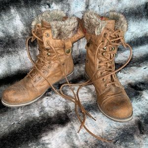 Combat boots fur inside